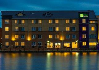Urlaub im Holiday Inn Express Cardiff Bay 2024/2025 - hier günstig online buchen