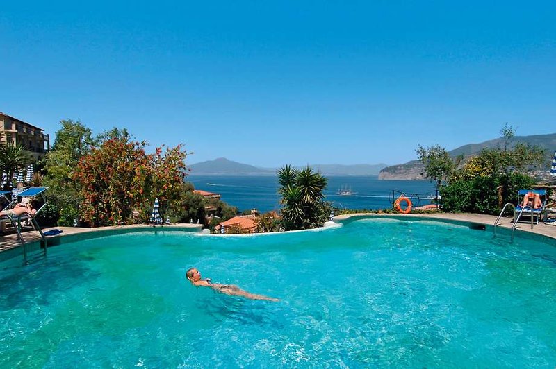 Urlaub im Grand Hotel Capodimonte 2024/2025 - hier günstig online buchen