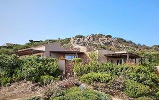 Urlaub im Baia Di Chia Resort Sardinia, Curio Collection by Hilton 2024/2025 - hier günstig online buchen